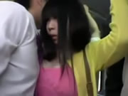 لطيف مفلس فتاة يابانية في الحافلة